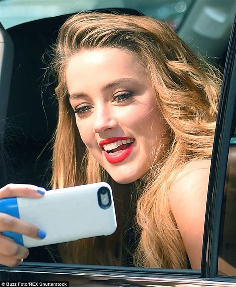 Amber Heard Keeps It Chic As She Sightsees In Ny With Mother Paige