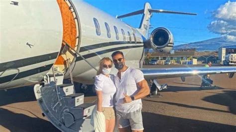 Britney Spears Is On “cloud 9” As She Flies A Plane For The First Time