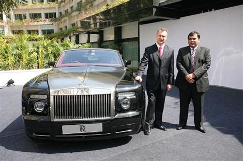 We offers a wide collection of luxury cars, wedding cars and vintage cars to hire on rent in delhi, gurugram, noida, amritsar, ludhiana and chandigarh. Rolls-Royce Phantom Coupé Debuts in New Delhi | India ...