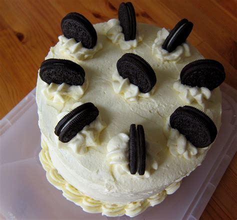 Vanilla oreo cakevintage kitchen notes. Oreo Cake with Oreo & Vanilla Buttercream Frosting | Oreo ...