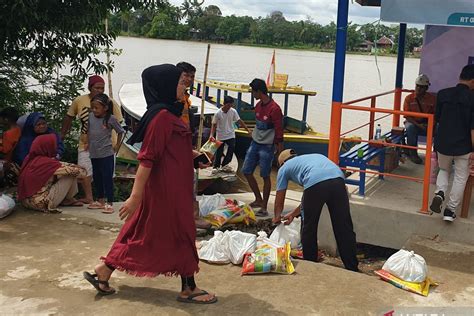 Bpbd Sumsel Buka Dapur Umum Di Lokasi Banjir Muratara Antara News