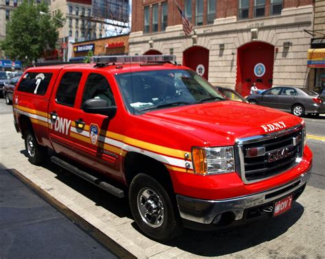 E093s Fdny Division 7 Gmc 2500 Fire Chief Car Washington Flickr