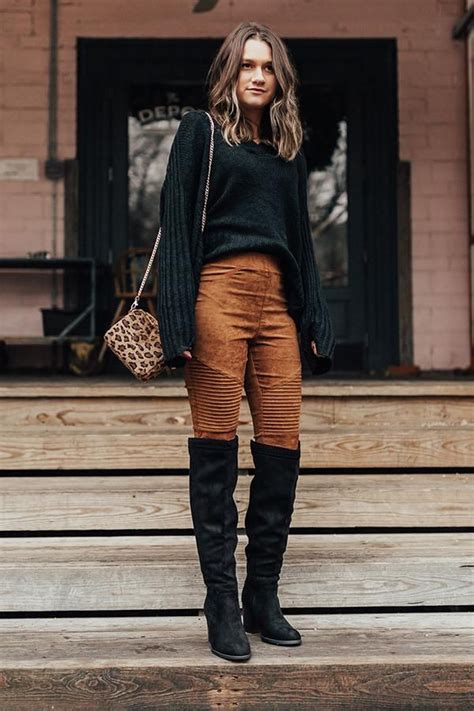 Look Fabulous In Outfits With Long Black Boots