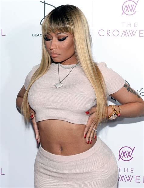 Nicki Minaj Squeezes Her Famous Curves Into A Skintight Crop Top And Skirt In Las Vegas Mirror