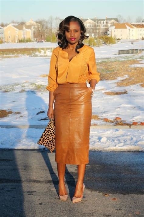 24 Leather Skirt Outfits Which Are Professional And Classy