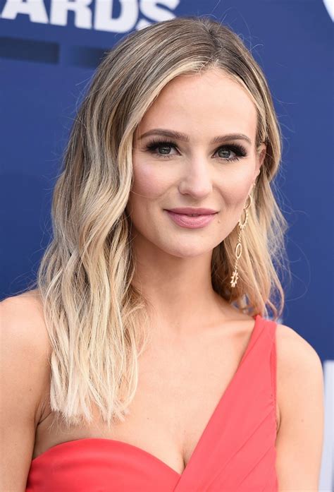 Lauren Bushnell Photos Of The Reality Star Hollywood Life