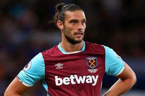 West Ham News Andy Carroll Claims Players Love The London Stadium Daily Star