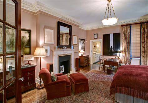 Like most designer discount stores in new york, gabay's carries all manner of merchandise, from handbags, shoes, and eveningwear to suits, casual clothing, lingerie, swimwear, and outerwear. New York Townhouse | New York City Residential Interior ...