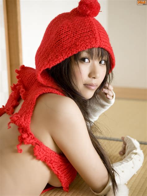 วอลเปเปอร์ ใบหน้า ผู้หญิง โมเดล กำลังมองหาผู้ชม สีแดง เอเชีย หมวก เสื้อผ้า Mai Nishida