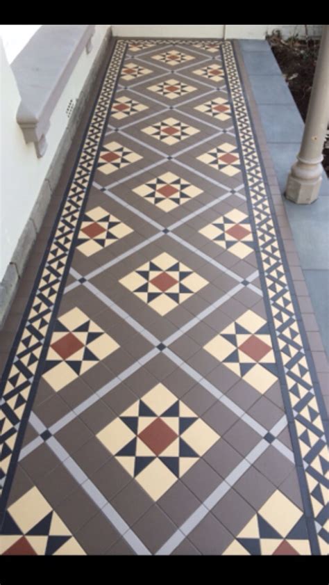Art Deco Mosaic Floor Tiles Host Amy Matthews Demonstrates How To Lay