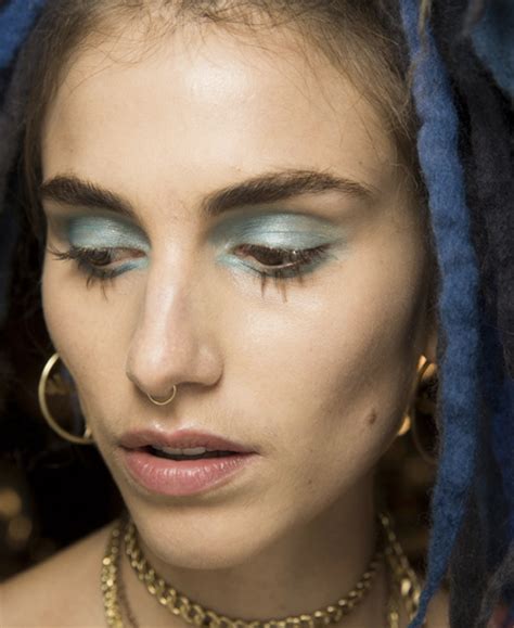 Fashion Makeup Trends From Spring Summer 2017