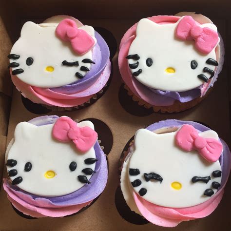 Cute Hello Kitty Cupcakes By Aja Green Bakermadejewelry Hello Kitty