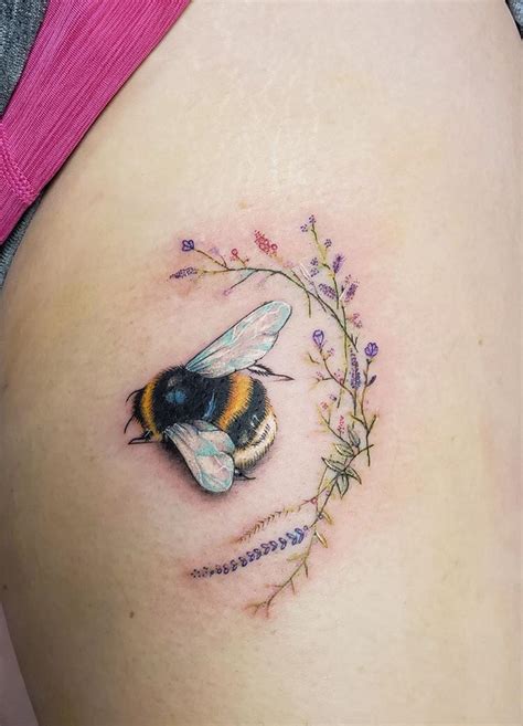 110 Bee Tattoo Designs 2021 Honey Bumble Queen Bees Ideas Mehndi