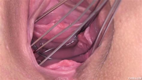 Closeup Shaved Pussy Gape In Tub Eporner