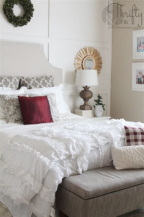 If you're looking for gray bedroom decorating ideas, we'll bring you 25 examples of inspiration. 50 Amazing Christmas Bedroom Decorating Ideas to Refresh ...