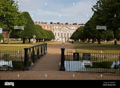 Hampton Court Palace Sculptures Stock Photos And Hampton Court Palace