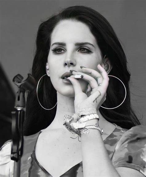 Lana Del Rey Love Lana Rey Lana Del Rey Smoking Elizabeth Grant Born To Die Ldr Attractive