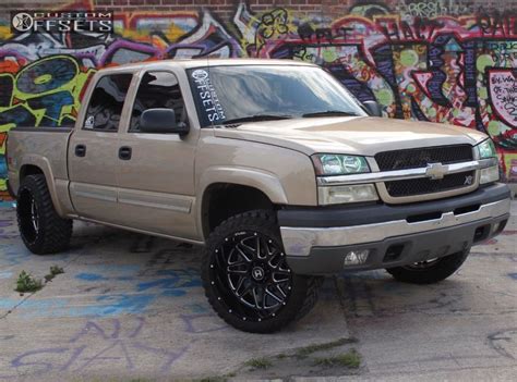 Wheel Offset 2005 Chevrolet Silverado 1500 Slightly Aggressive Leveling