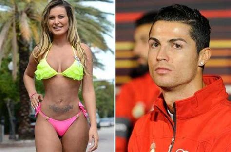 L Ex Miss Bum Bum E Cristiano Ronaldo I Dettagli Hot In Un Libro