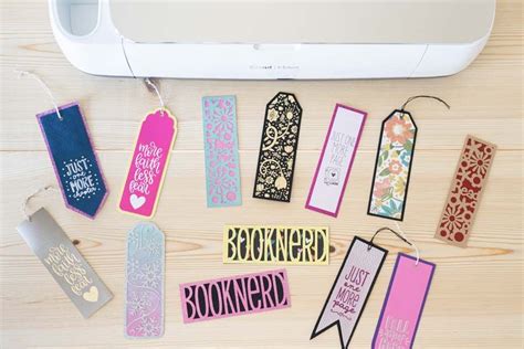 How to Make Bookmarks with your Cricut | Free SVG templates! | How to