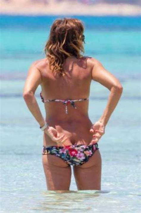 Cristina Parodi Sexy Bikini E Il Topless Dellamica Ilgiornaleit
