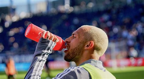 Hydration For Soccer Players What To Drink When Soccertoday