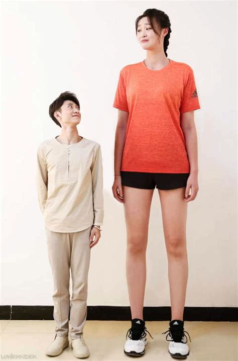 Tiny Buay with Tall Woman 3 by lowerrider on DeviantArt 背が高い女性 背の高い