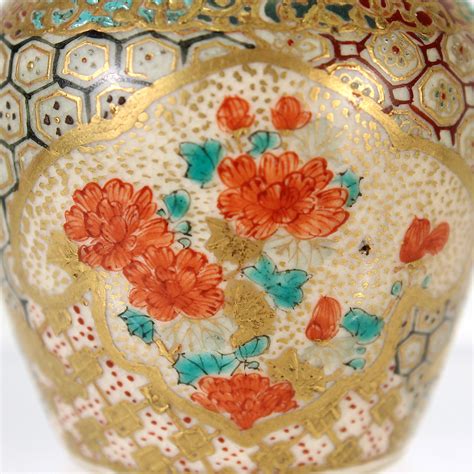 Antico Vaso Giapponese Satsuma In Miniatura Da Armadio In Vendita Su