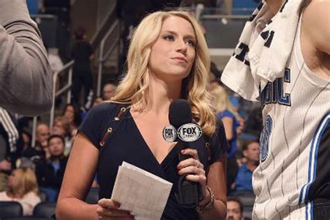 New York Post Sports On Twitter Tv Reporter Emily Austen Is Out Of