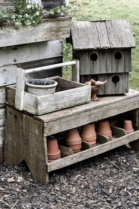 Now, i should mention, if this is too big of a shed for you, then take away 2 of the pallets. Quaint Rustic Garden Shed | Rocky Hedge Farm