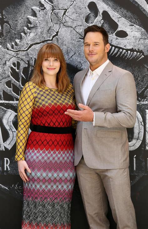 jurassic world star bryce dallas howard said film executives had issues with her weight news