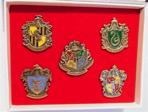 Harry Potter 5 House Crest Pins You Get All 5 Houses Great Set