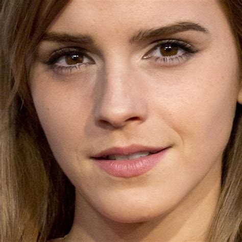 Emma Watson Makeup Taupe Eyeshadow And Pale Pink Lipstick Steal Her Style
