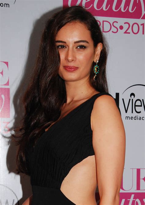 Bollywood actress Evelyn Sharma criticises fake age rumours