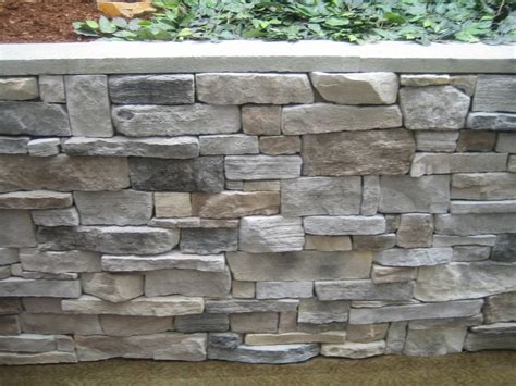 Veneer Stone Retaining Wall In 2020 Stone Retaining Wall Stone