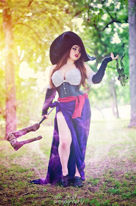 Sorceress From Dragons Crown By Thesuccubitch On Deviantart
