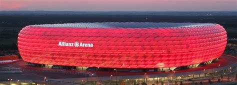 It was officially opened in 2005 and a year later. Allianz Arena München | Avontuurlijke werelden in Beieren