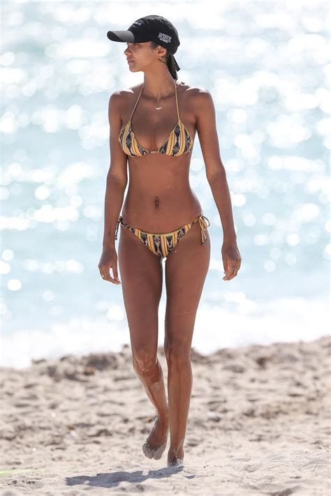 Lais Ribeiro In Bikini At A Beach In Miami 02 18 2018 Hawtcelebs