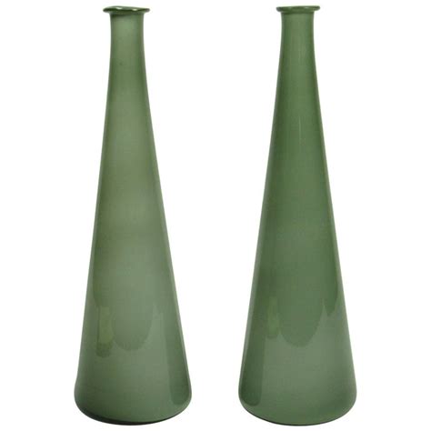 Pair Of Elegant Mid Century Modern Italian Green Glass Graduated Tall Vases For Sale At 1stdibs