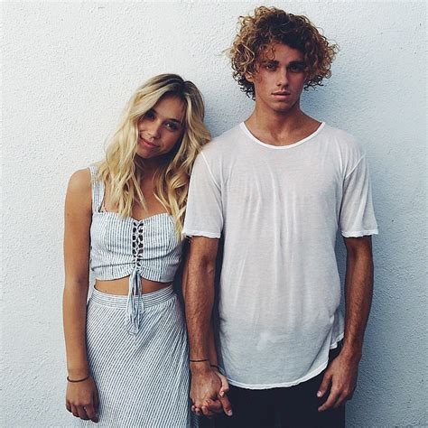 Social media star and model who has gained a following of over 6 million on instagram. Jay Alvarrez and Alexis Ren Sexy Instagram Pictures ...