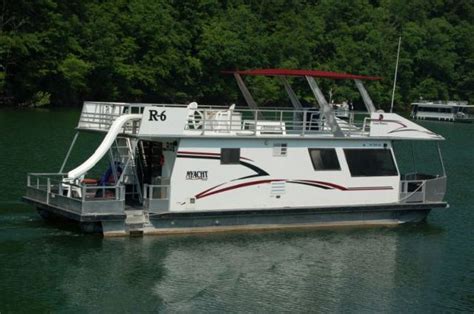 Houseboats are our specialty and we have cruisers, pontoons, runaabouts, and other fine boats for you to choose from. Houseboats For Sale On Dale Hollow Lake : Houseboat for ...