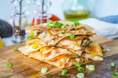 Calories 478 calories from fat 369. Easy Chicken Quesadilla Recipe - How to make Chicken ...