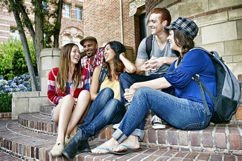 50 Ways To Make Friends In College College Friends Education College