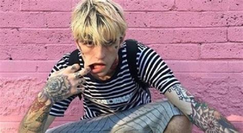 Lil Peep Is Dead At 21 The Rising Rapper Died On His Tour Bus After An