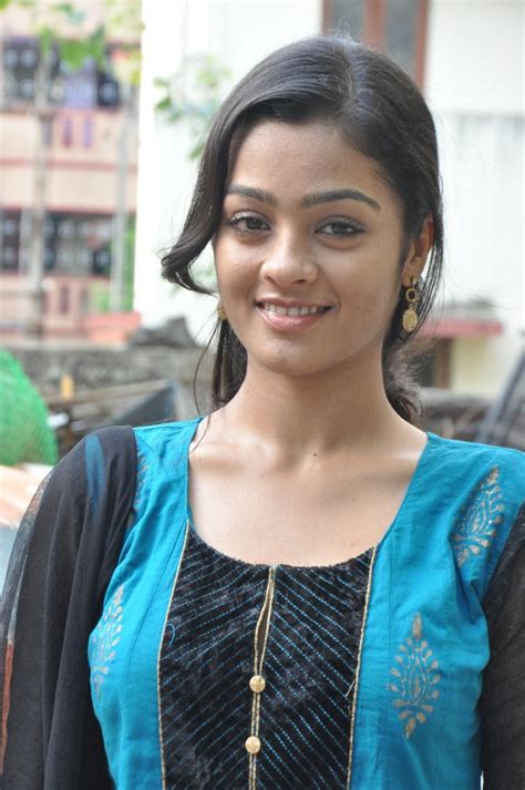 Dragover Blogspot In Tamil Actress Gayathri Stills At Vayasu Press