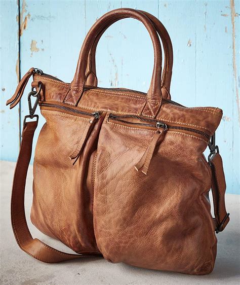 Womens Sedgwick Leather Crossbody Bag In Full Grain Leather