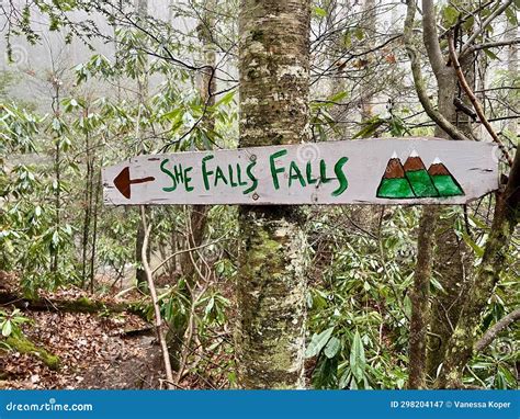 She Falls Trail Sign With Directions On Lower Pond Creek Trail Stock