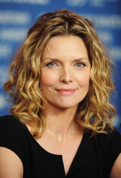 Michelle Pfeiffer Womens Hairstyles Hair Styles Wavy Haircuts