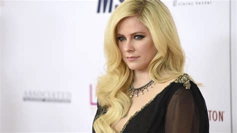 Melissa prefers dresses and skirts) and. Avril Lavigne im Interview: "Ich hoffe, mein Album kann ...