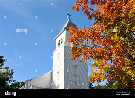 New England Church Fall Hi Res Stock Photography And Images Alamy